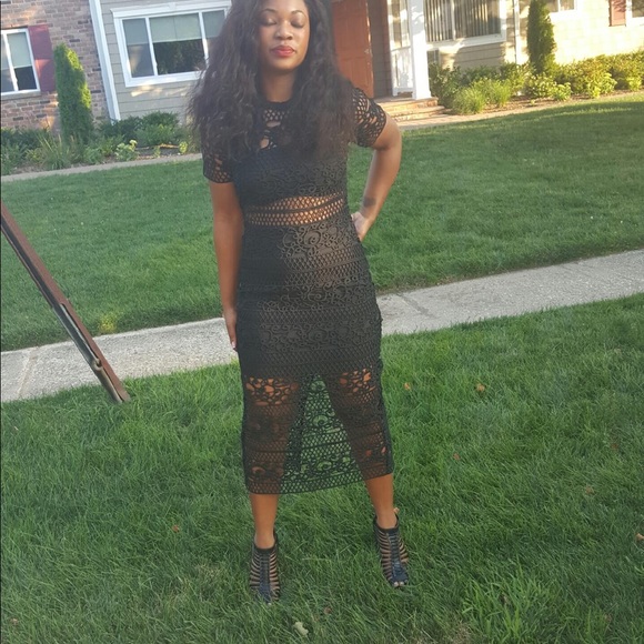 BF SALE🌑🙌🏾[Express] Lace Dress - Picture 4 of 8